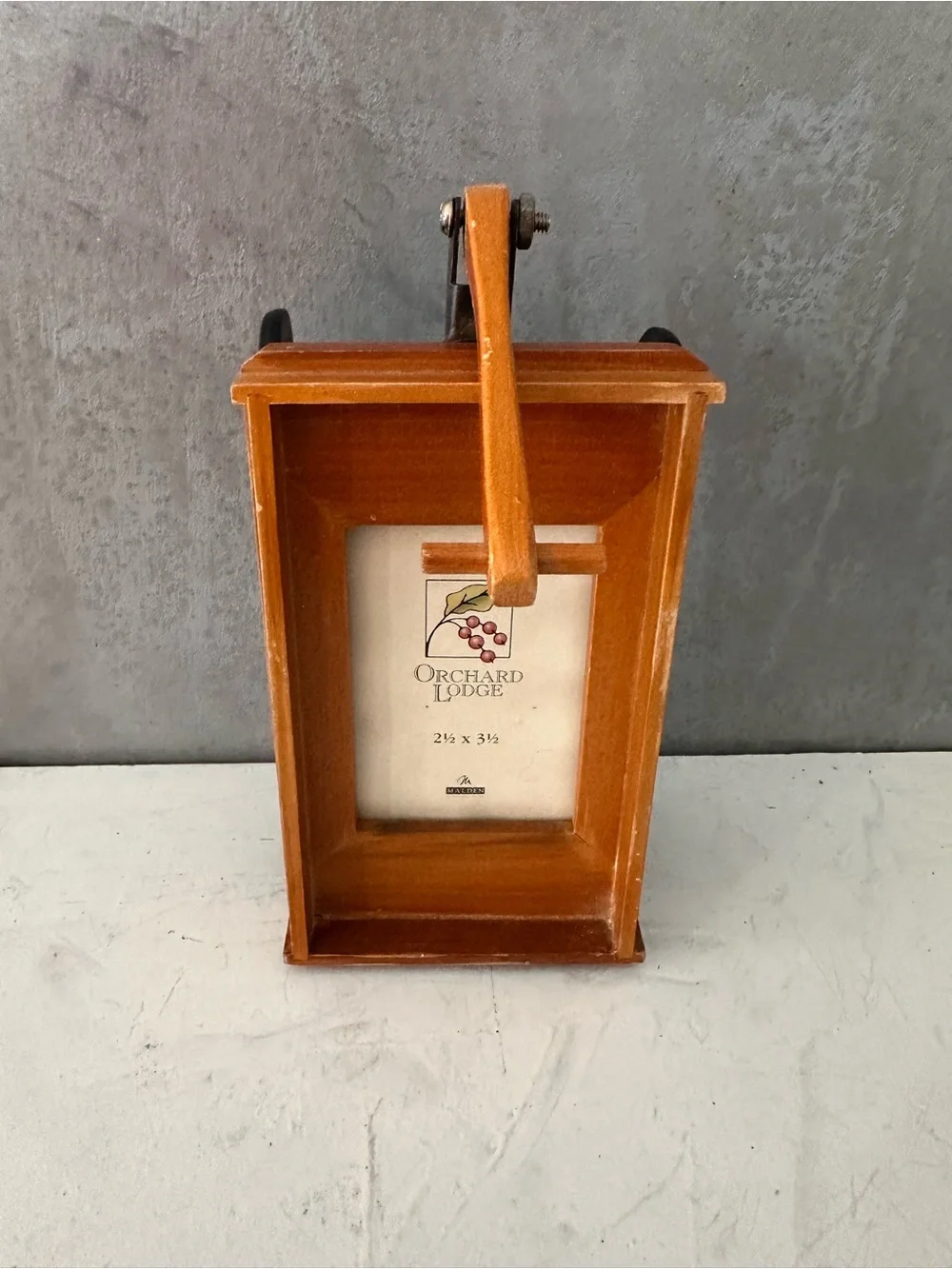 UNIQUE ORCHARD LODGE WAGON PICTURE FRAME WOOD FITS 2.5X3.5